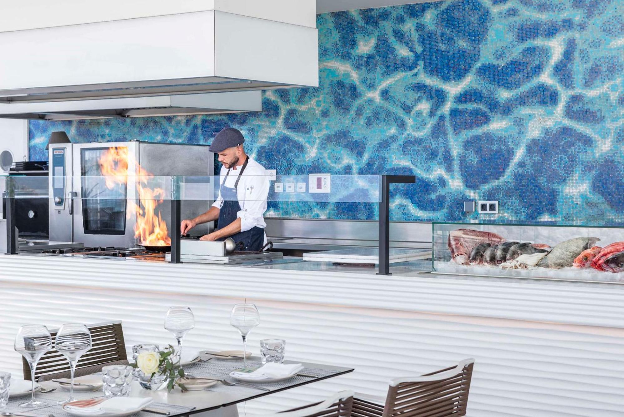 Royal Hideaway Corales Suites, By Barceló Group Costa Adeje (Tenerife)