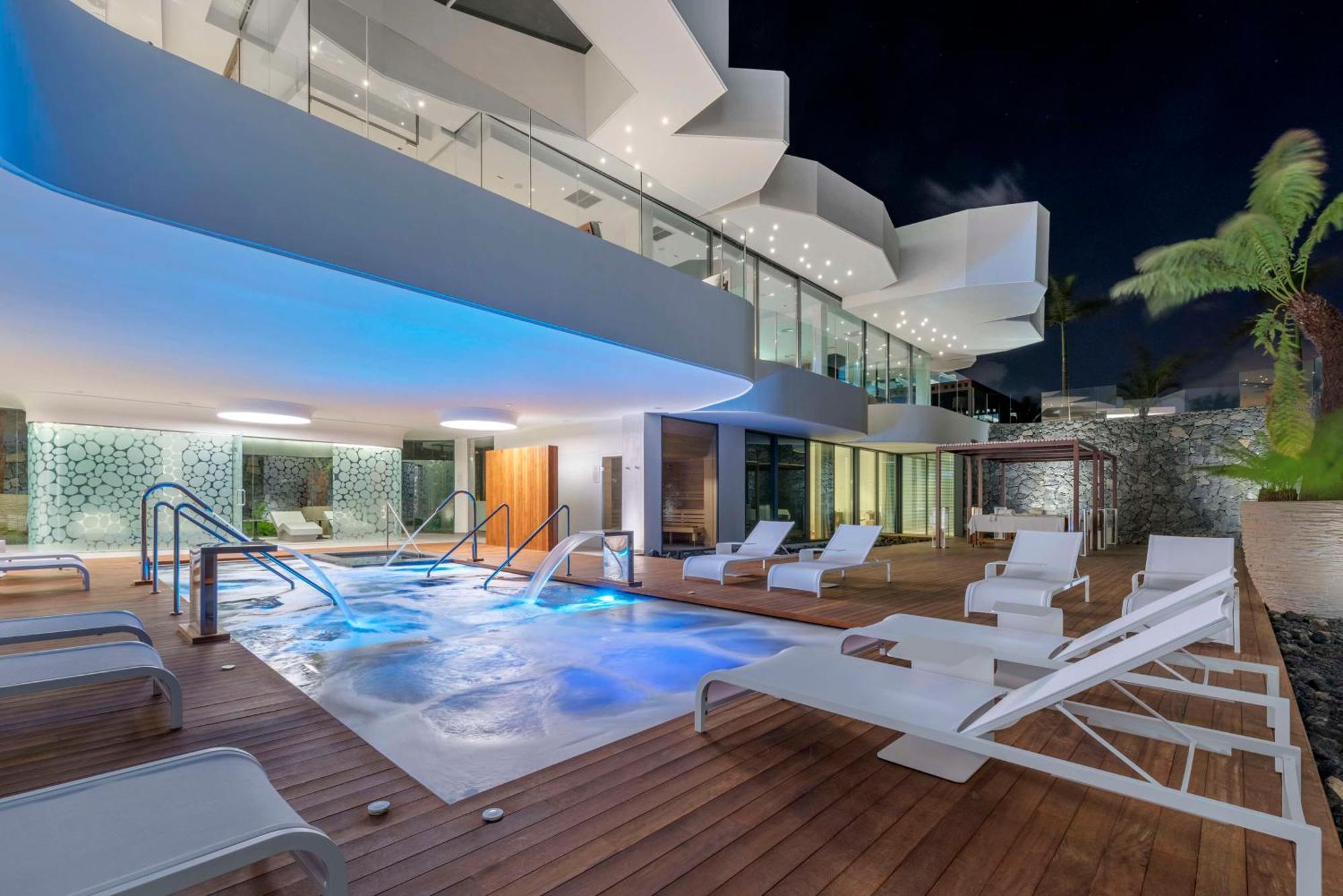 Royal Hideaway Corales Suites, By Barceló Group